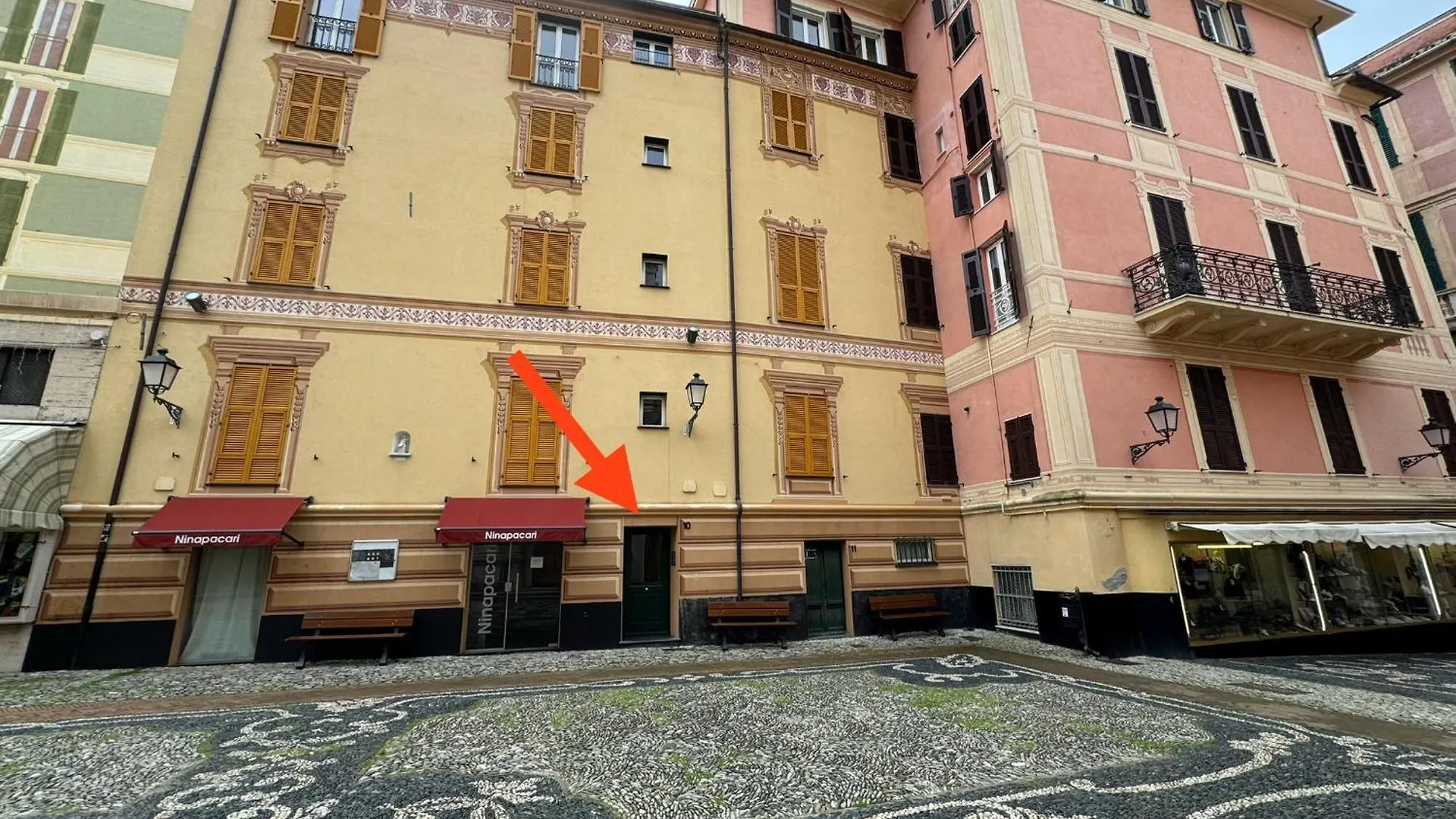 -2 Passi Dal Mare- Centro Storico location